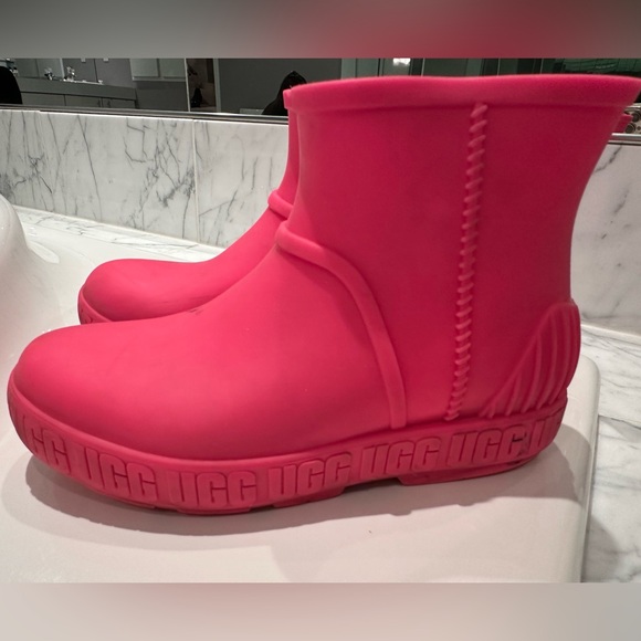 Ugg Drizlita Rainboots, Pink, Size 2 - Picture 8 of 10